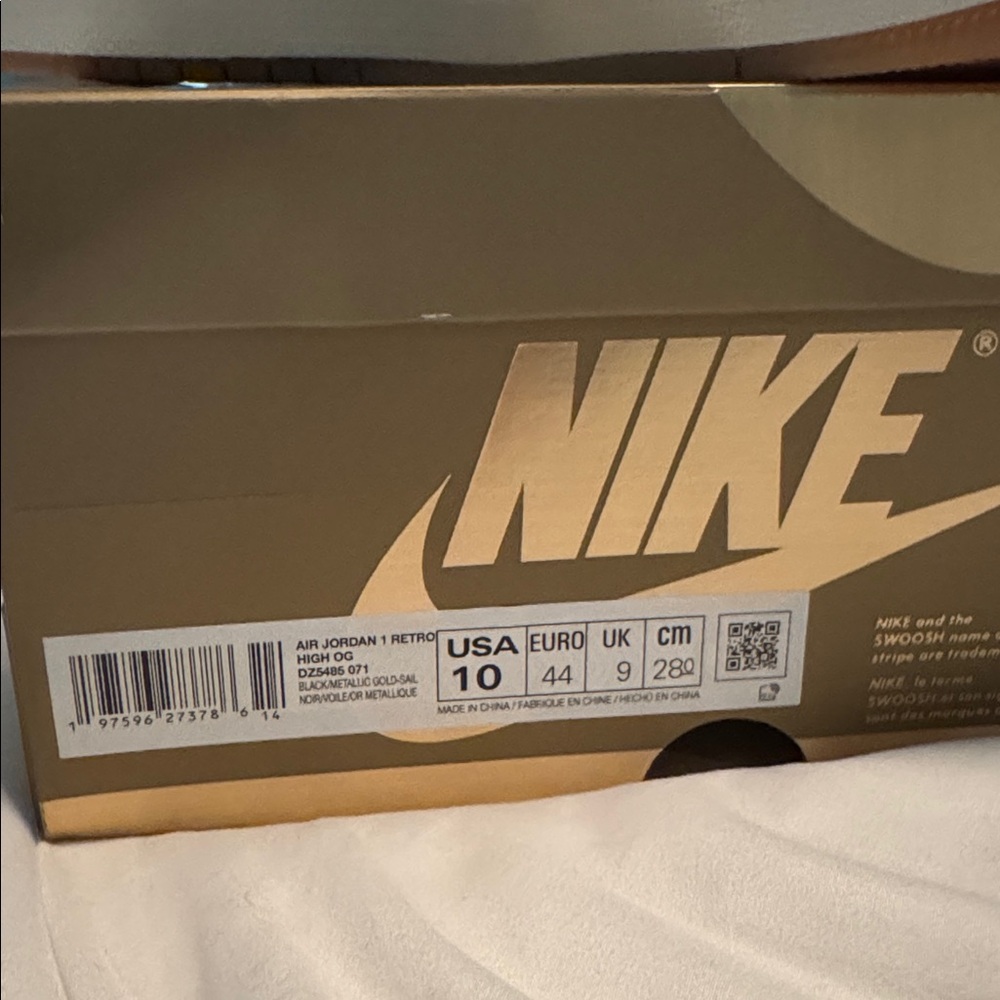 Jordan 1 Retro High OG - Picture 14 of 14
